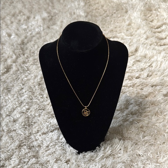 Elegant Christian Dior Pendant Necklace - Picture 1 of 4